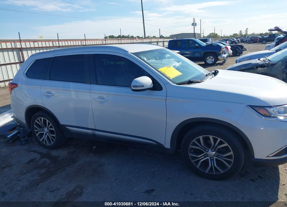 2018 MITSUBISHI OUTLANDER SEL VIN: JA4AD3A39JZ010200