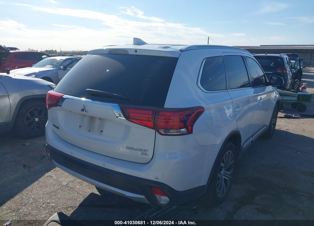 2018 MITSUBISHI OUTLANDER SEL VIN: JA4AD3A39JZ010200