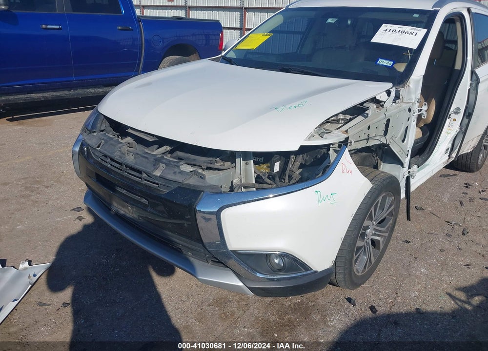 2018 MITSUBISHI OUTLANDER SEL VIN: JA4AD3A39JZ010200