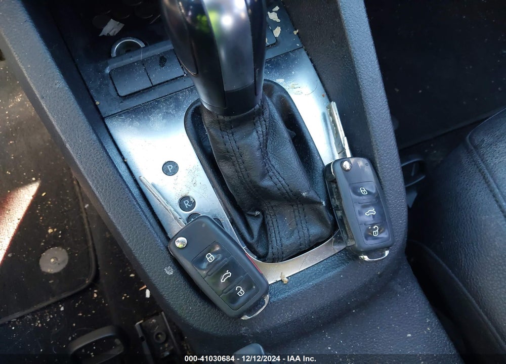 2012 VOLKSWAGEN JETTA 2.5L SE VIN: 3VWDP7AJ9CM112162