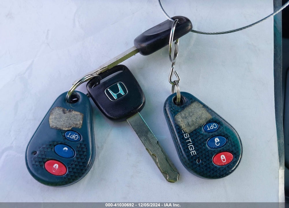 2003 HONDA CIVIC LX VIN: 2HGES16673H536009