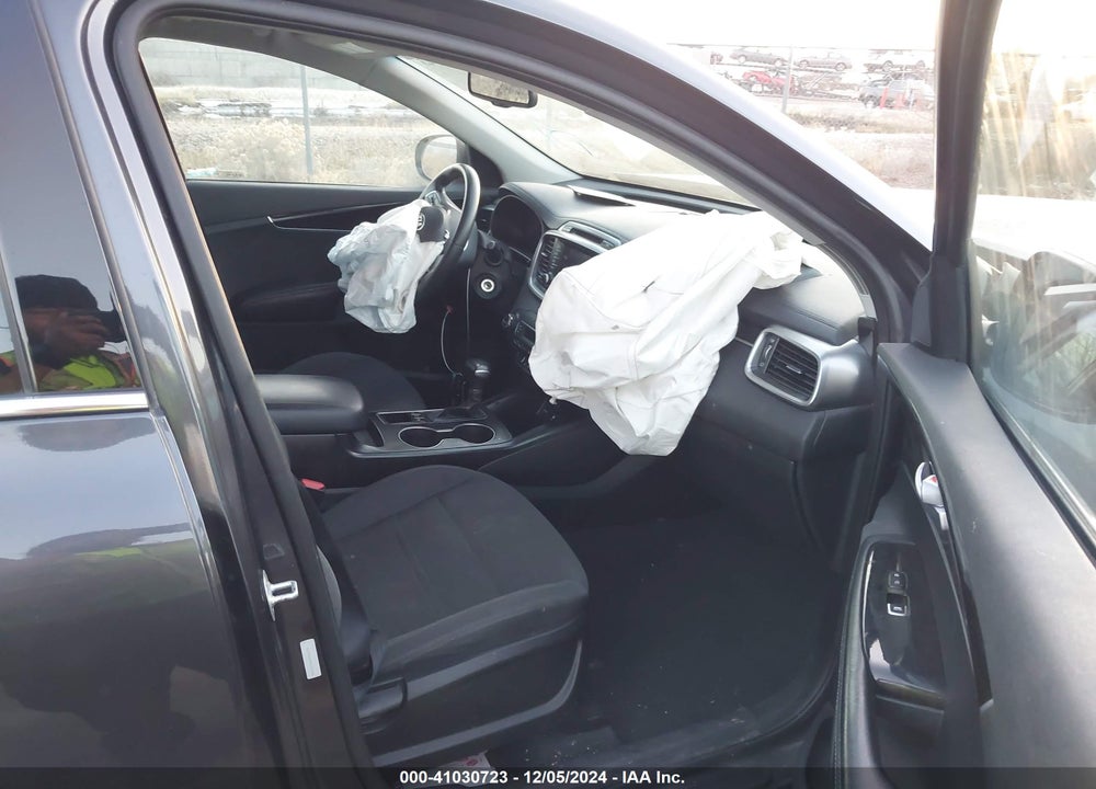 2019 KIA SORENTO 2.4L LX VIN: 5XYPGDA37KG529646