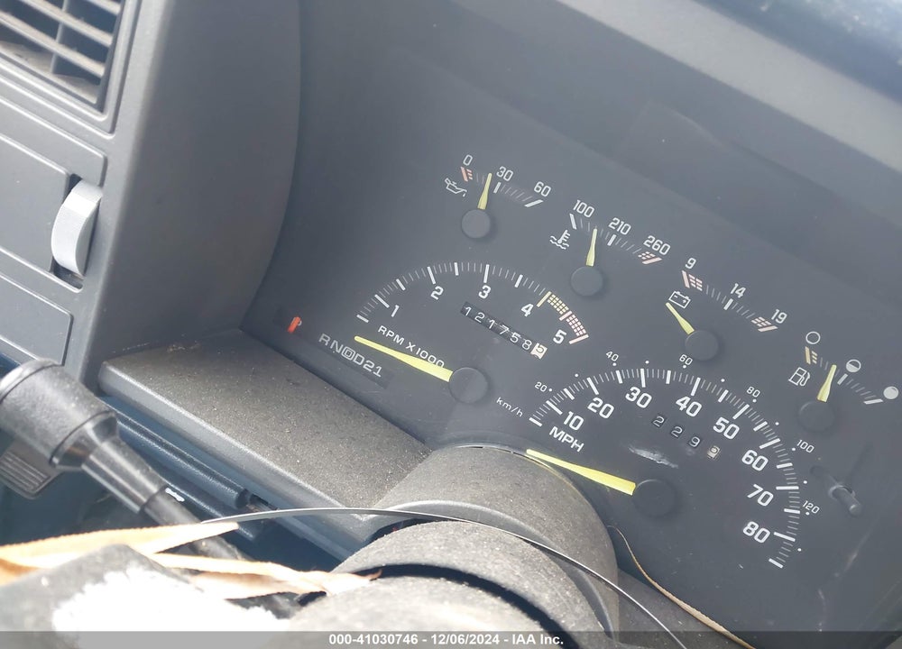 1992 GMC SIERRA C1500 VIN: 1GTEC14K1NE529790