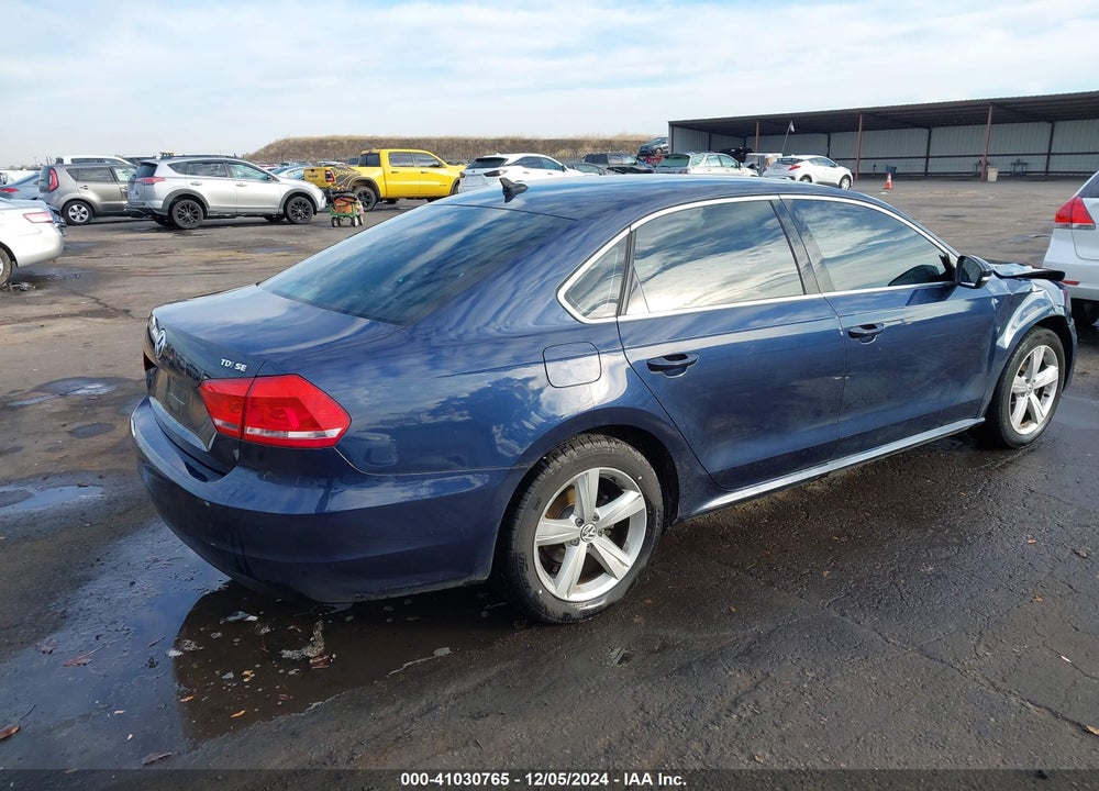 2015 VOLKSWAGEN PASSAT 2.0L TDI SE VIN: 1VWBV7A33FC082838