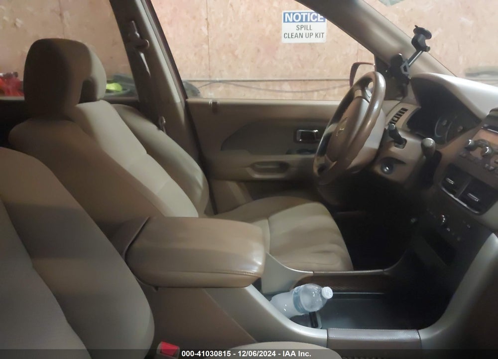 2006 HONDA PILOT EX VIN: 5FNYF184X6B019809
