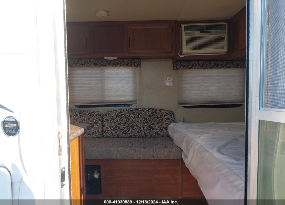 2014 JAYCO JAYFLIGHT 184BH VIN: 1UJBJ0AJ5E17E0508
