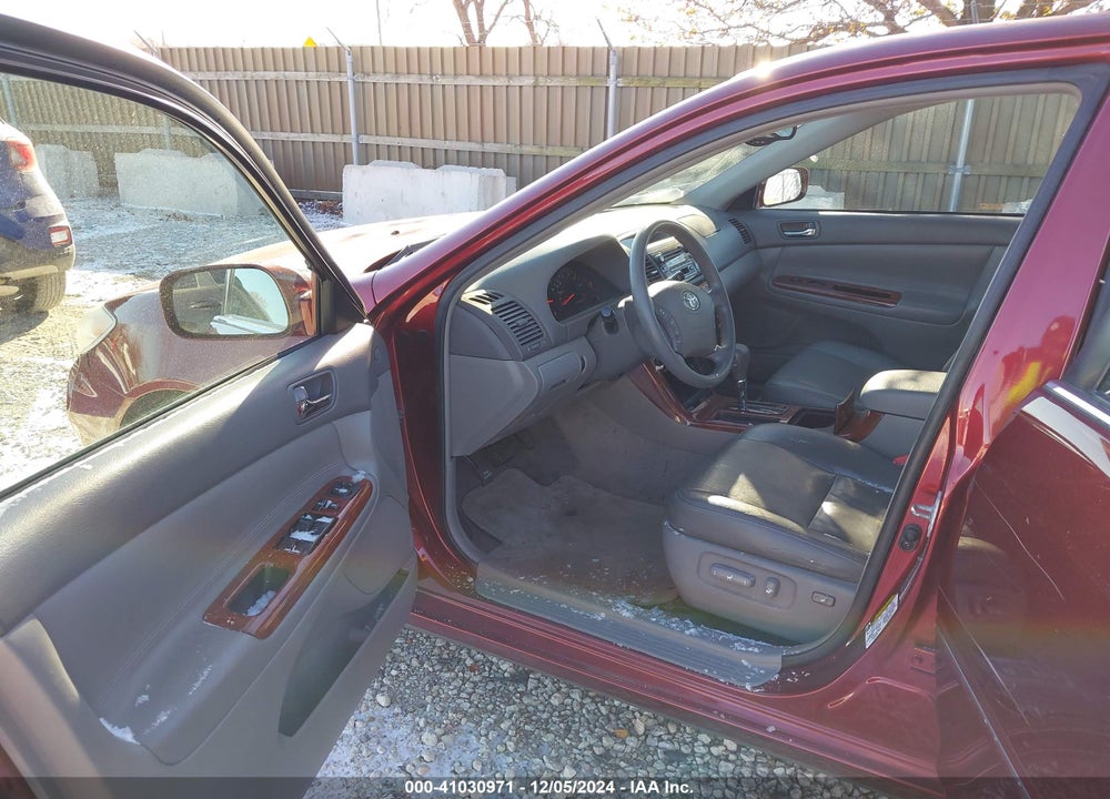 2005 TOYOTA CAMRY XLE VIN: 4T1BE32K85U420112