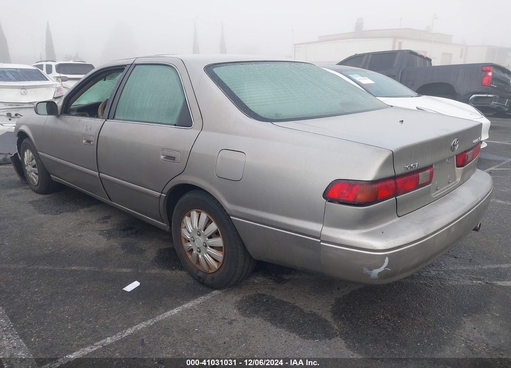 1998 TOYOTA CAMRY LE VIN: JT2BG22K2W0201964