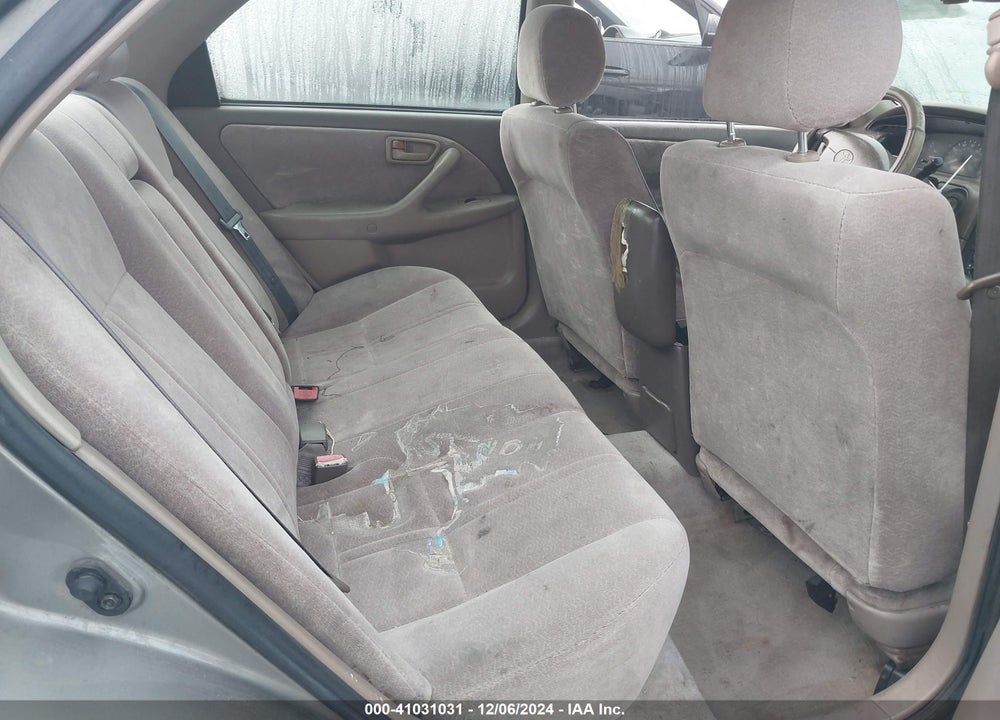 1998 TOYOTA CAMRY LE VIN: JT2BG22K2W0201964