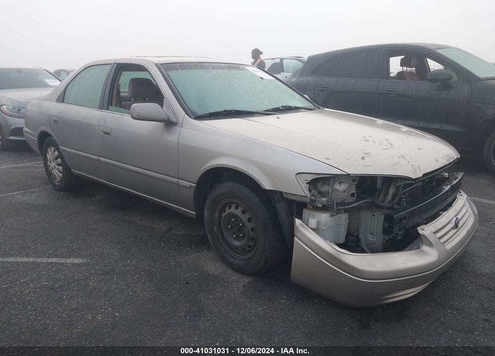 1998 TOYOTA CAMRY LE VIN: JT2BG22K2W0201964
