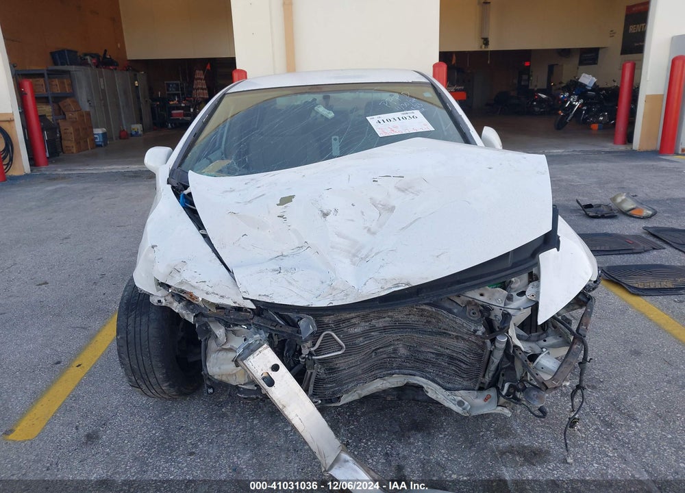2011 HONDA CIVIC LX VIN: 19XFA1F57BE031823