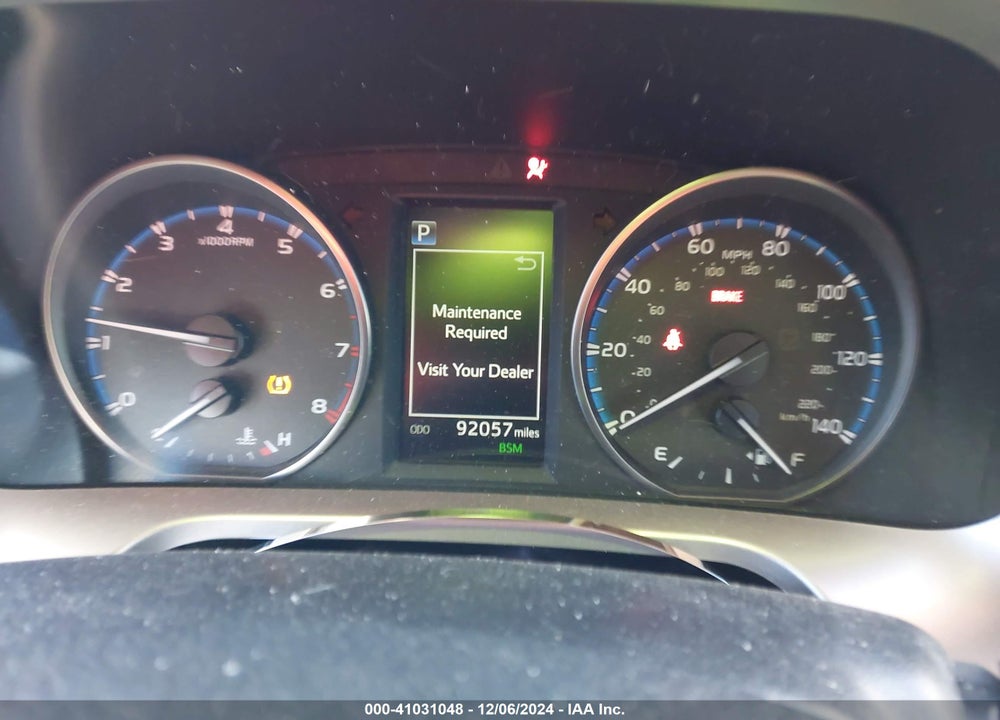 2018 TOYOTA RAV4 ADVENTURE/XLE VIN: JTMWFREV4JD120279