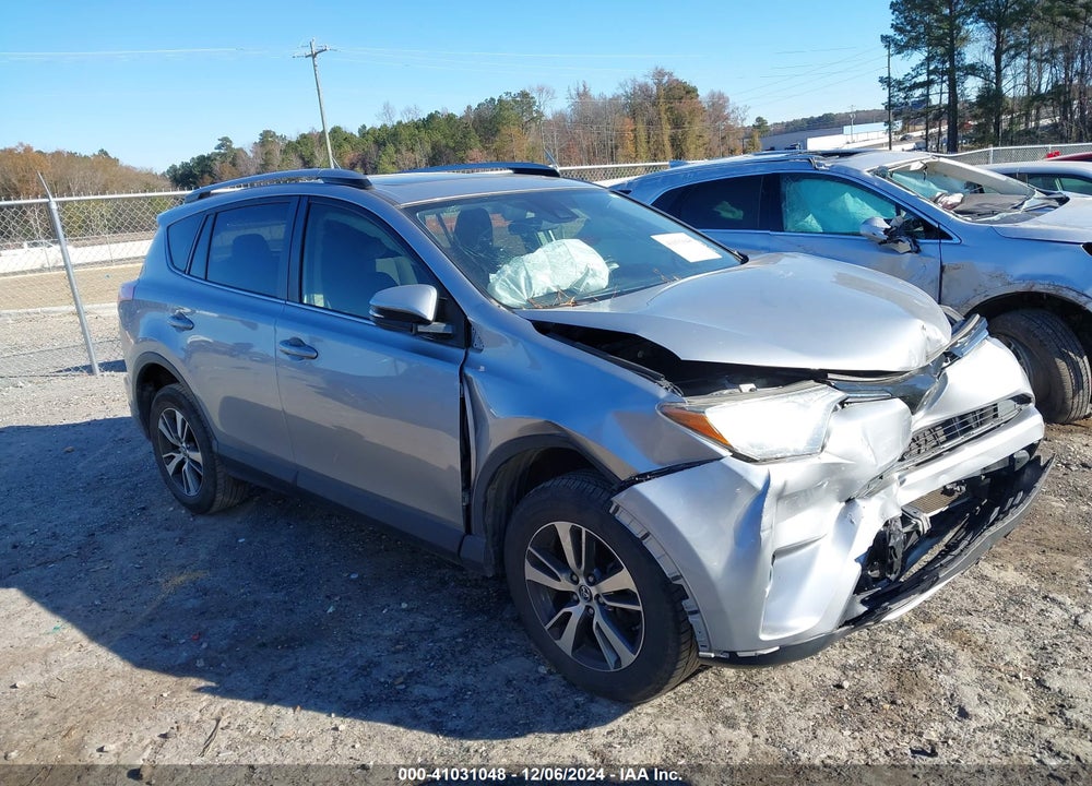 2018 TOYOTA RAV4 ADVENTURE/XLE VIN: JTMWFREV4JD120279