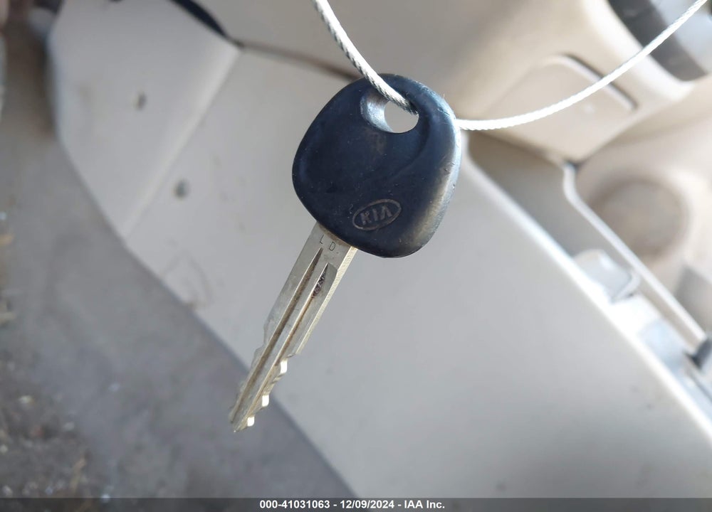 2008 KIA SPECTRA EX VIN: KNAFE121485492809