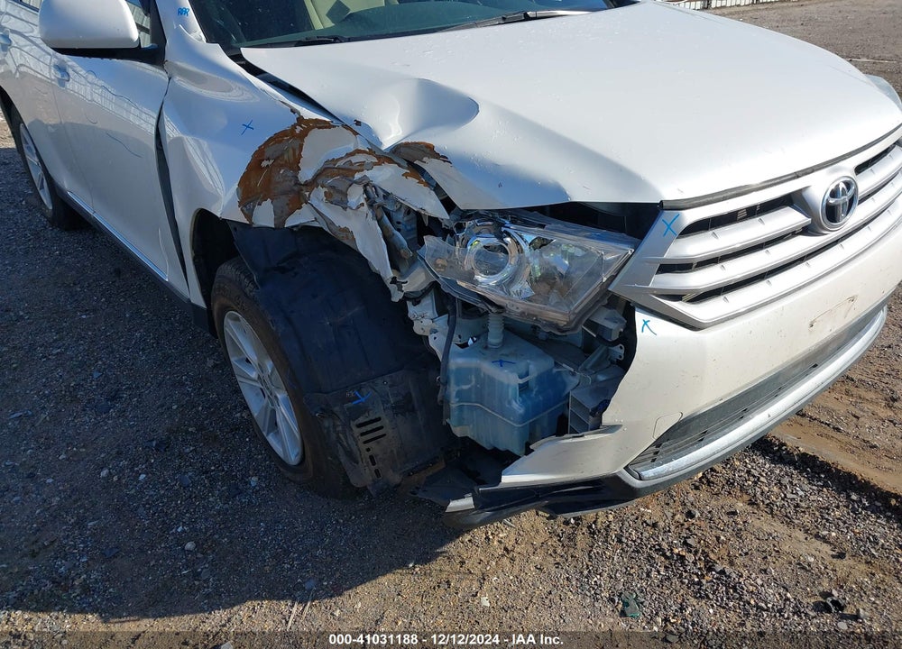 2013 TOYOTA HIGHLANDER BASE V6 VIN: 5TDZK3EH5DS122468