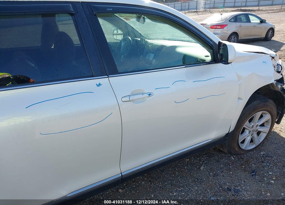 2013 TOYOTA HIGHLANDER BASE V6 VIN: 5TDZK3EH5DS122468