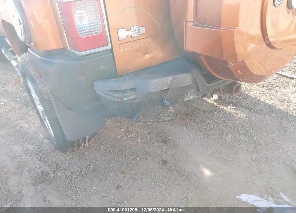 2007 HUMMER H3 SUV VIN: 5GTDN13E778187550
