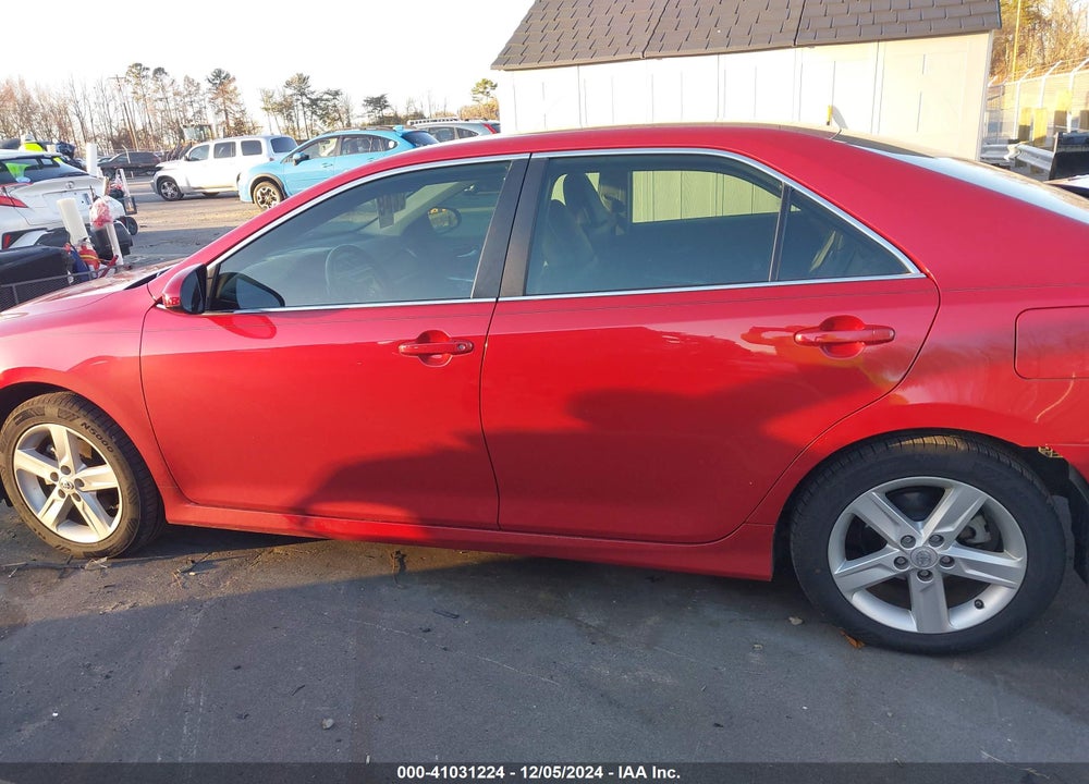 2013 TOYOTA CAMRY SE VIN: 4T1BF1FK0DU657817