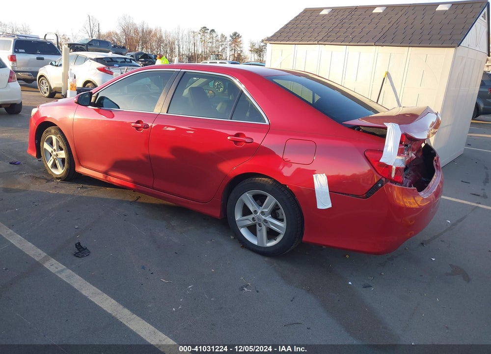 2013 TOYOTA CAMRY SE VIN: 4T1BF1FK0DU657817