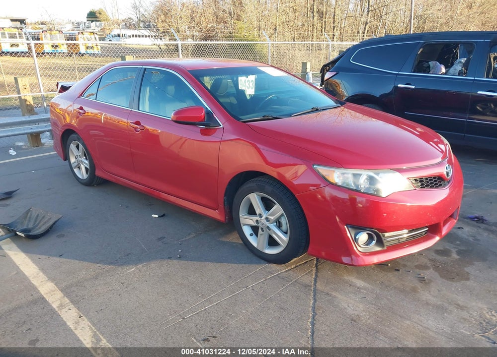 2013 TOYOTA CAMRY SE VIN: 4T1BF1FK0DU657817