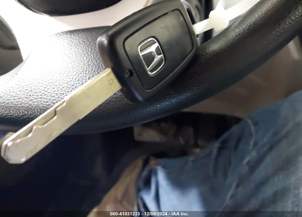 2015 HONDA CIVIC LX VIN: 19XFB2F56FE232315