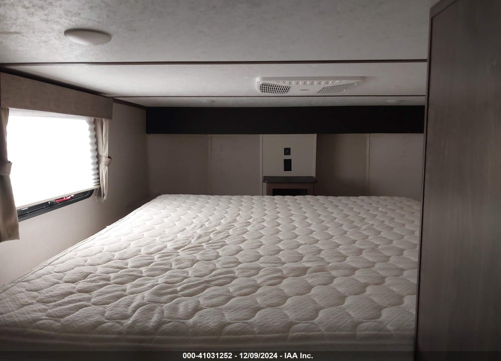 2019 KEYSTONE OTHER VIN: 4YDT39F25KW260523