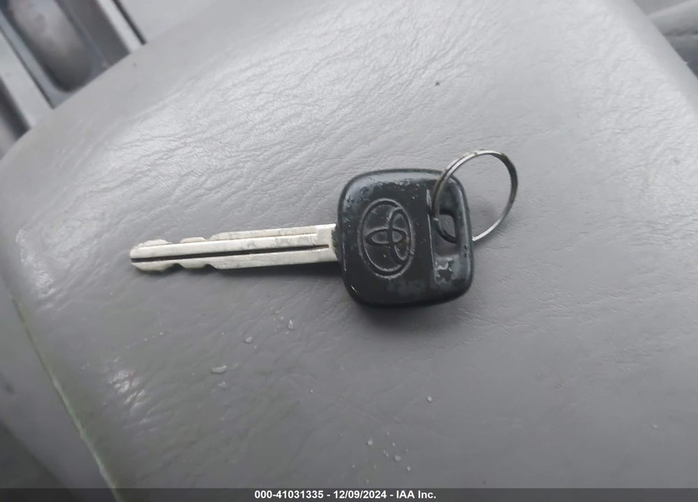 2005 TOYOTA CAMRY STD/ VIN: 4T1BE32K55U557914