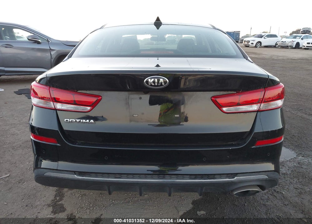 2019 KIA OPTIMA LX VIN: 5XXGT4L35KG362684