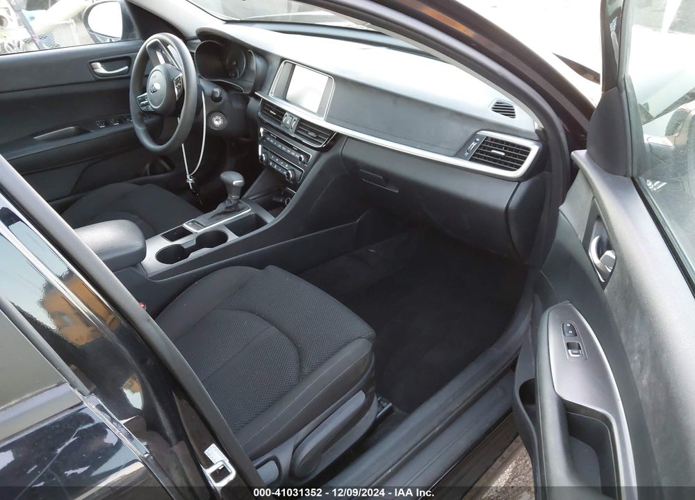 2019 KIA OPTIMA LX VIN: 5XXGT4L35KG362684