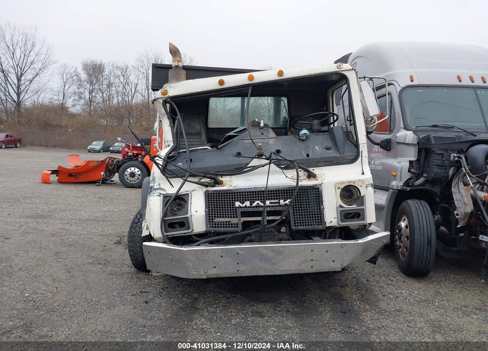 2004 MACK MR688S MR600 VIN: 1M2K195CX4M025043