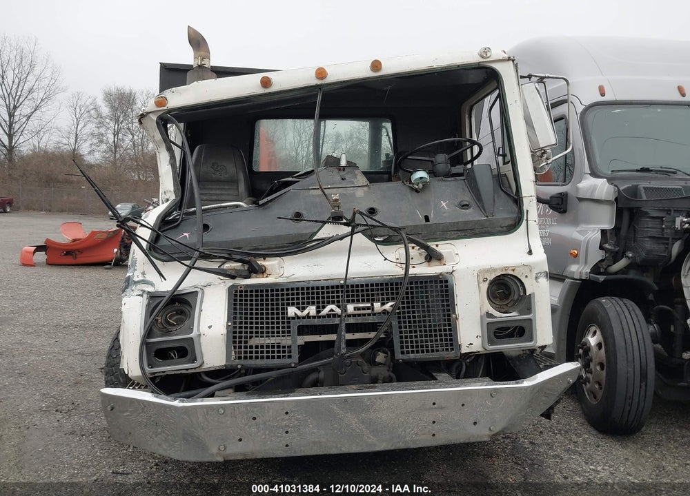 2004 MACK MR688S MR600 VIN: 1M2K195CX4M025043