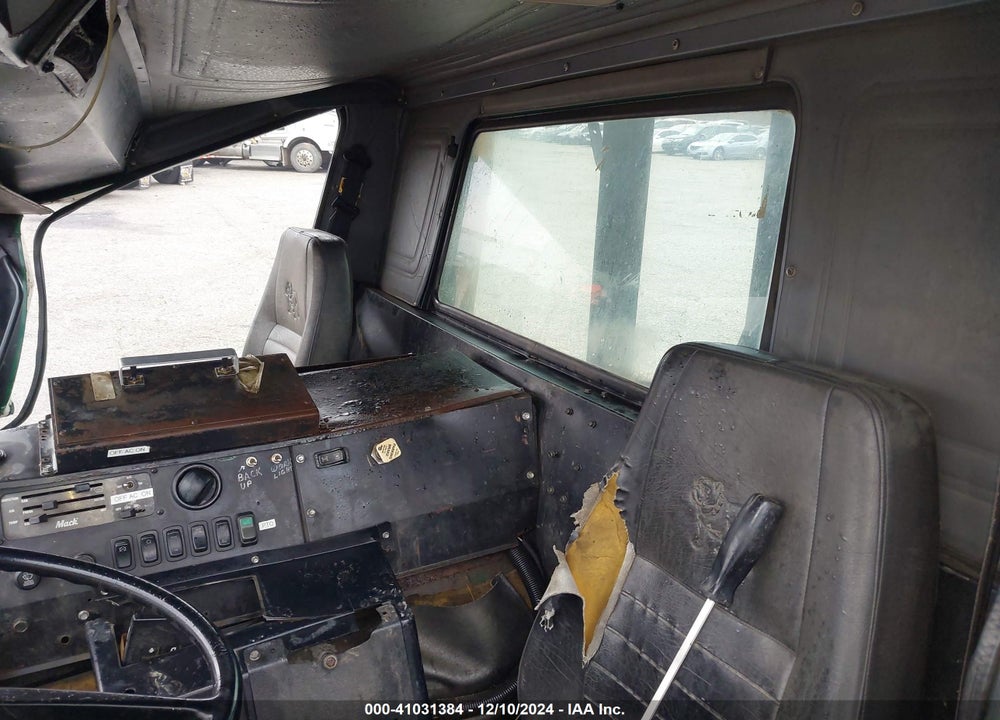 2004 MACK MR688S MR600 VIN: 1M2K195CX4M025043