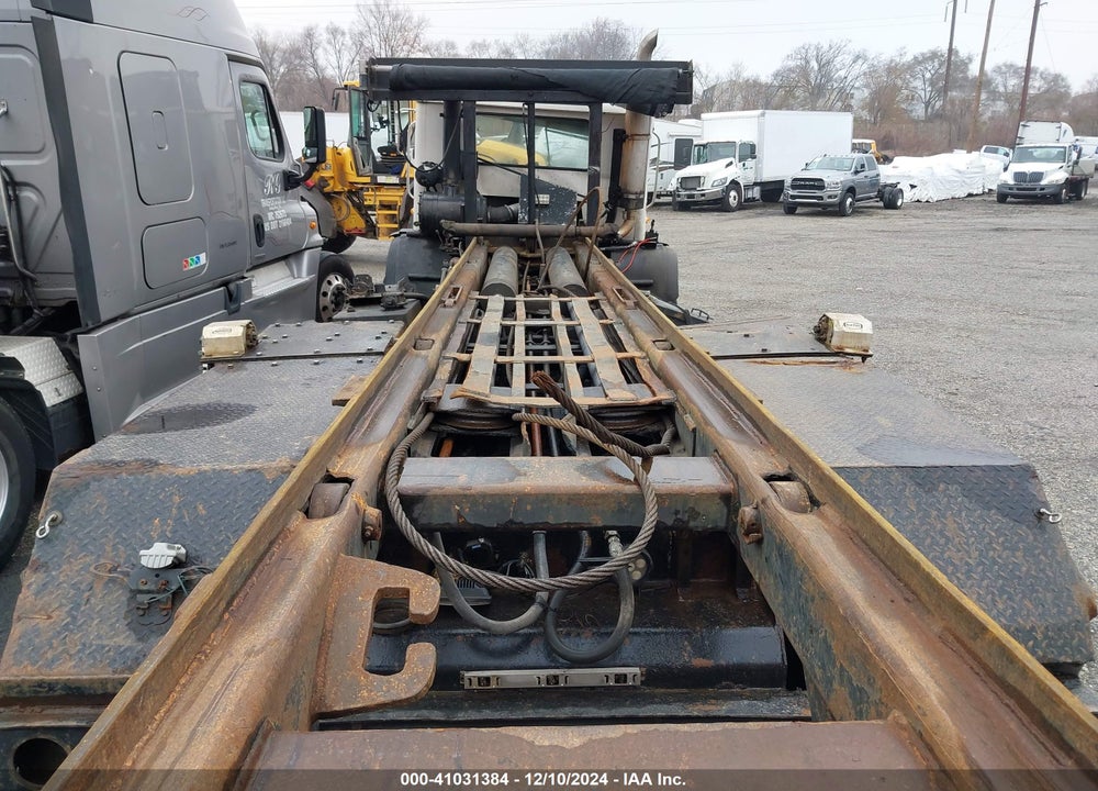 2004 MACK MR688S MR600 VIN: 1M2K195CX4M025043