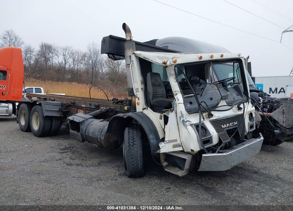 2004 MACK MR688S MR600 VIN: 1M2K195CX4M025043