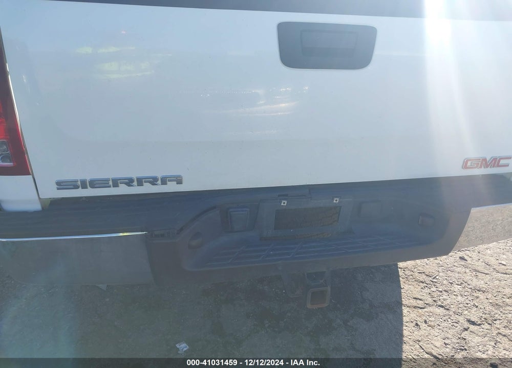 2011 GMC SIERRA 1500 WORK TRUCK VIN: 1GTN1TEX2BZ424952