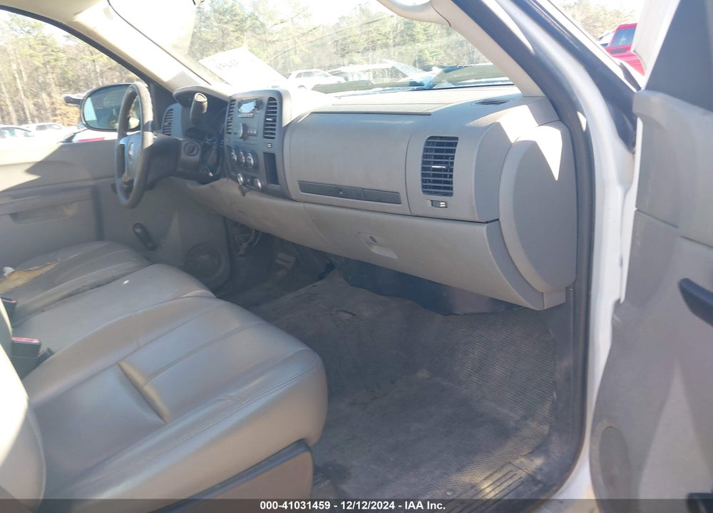 2011 GMC SIERRA 1500 WORK TRUCK VIN: 1GTN1TEX2BZ424952