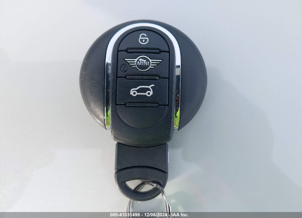 2021 MINI SE HARDTOP COOPER VIN: WMWXP3C02M2P17420