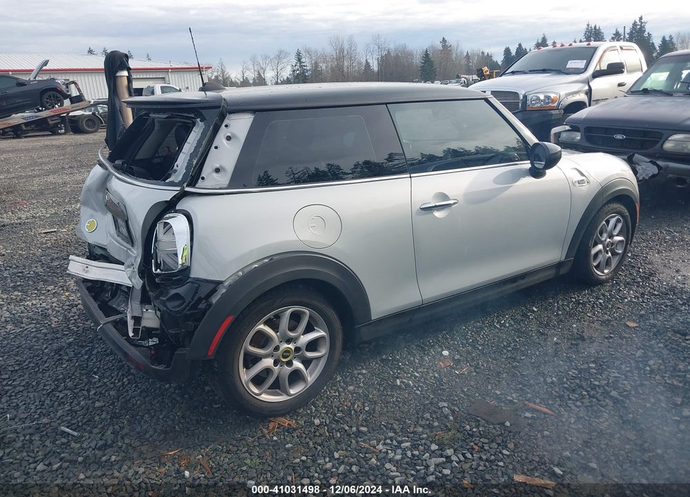 2021 MINI SE HARDTOP COOPER VIN: WMWXP3C02M2P17420