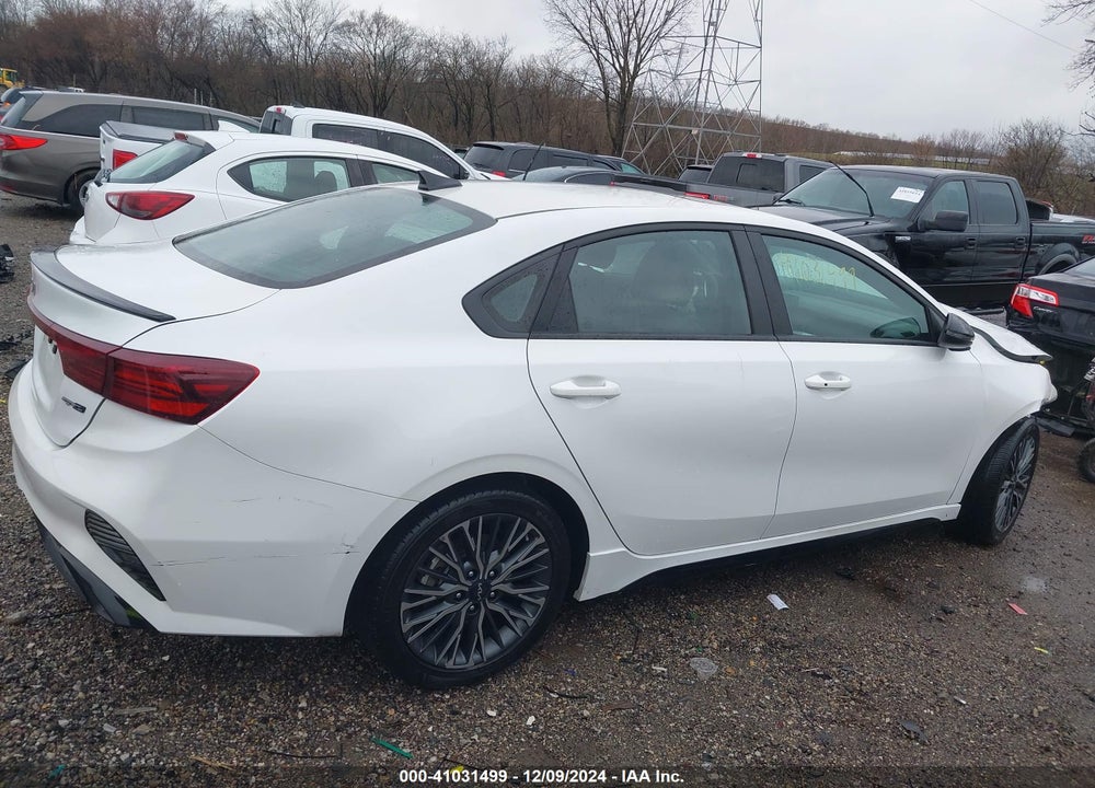 2024 KIA FORTE GT LINE VIN: 3KPF54AD5RE701576