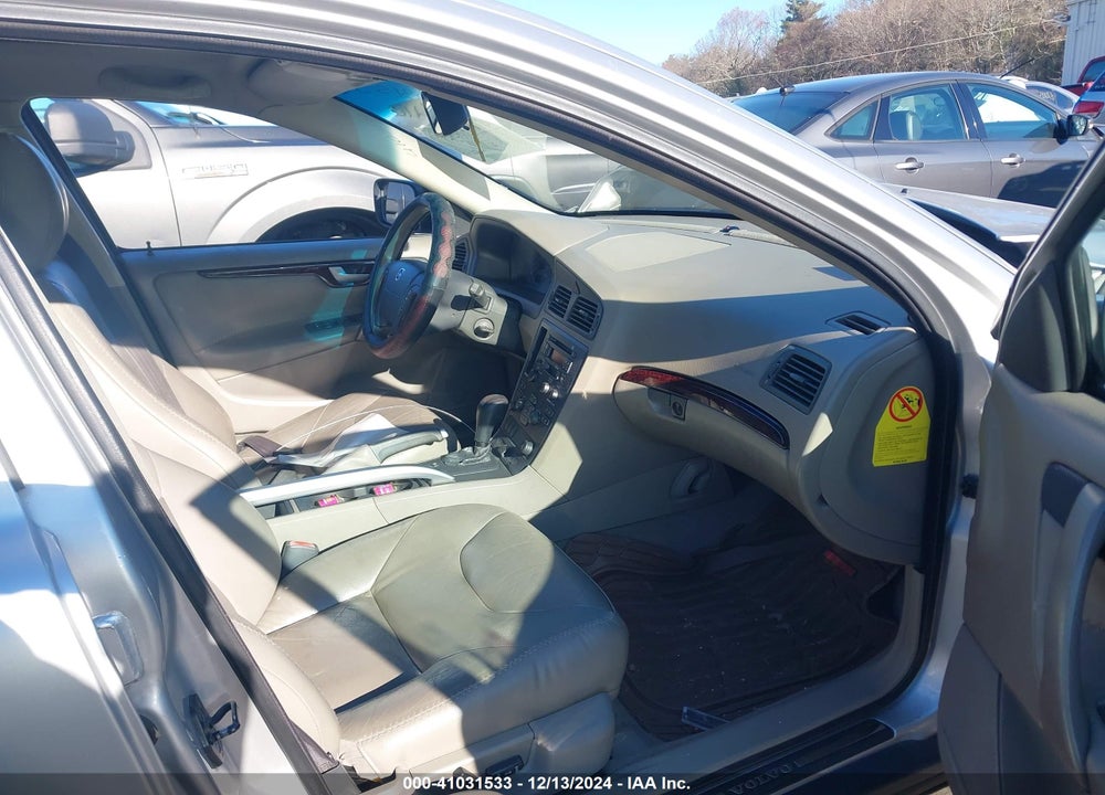 2003 VOLVO XC70 2.5T VIN: YV1SZ59H331110702