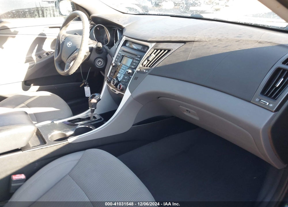 2014 HYUNDAI SONATA GLS VIN: 5NPEB4AC2EH830618