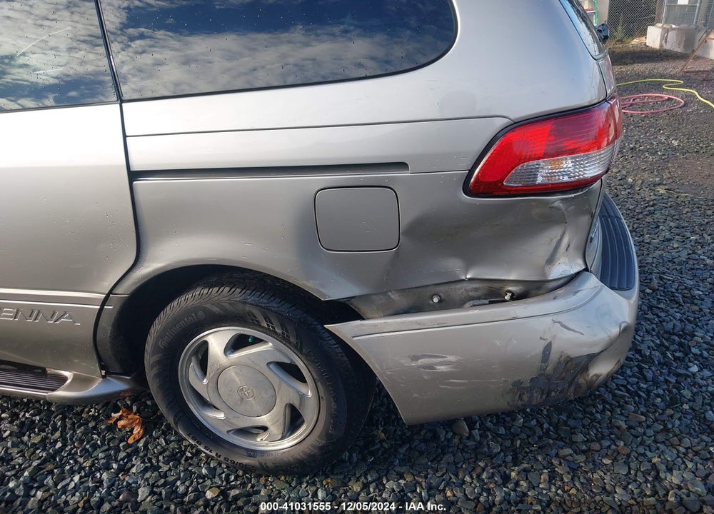 2001 TOYOTA SIENNA XLE VIN: 4T3ZF13C31U348969
