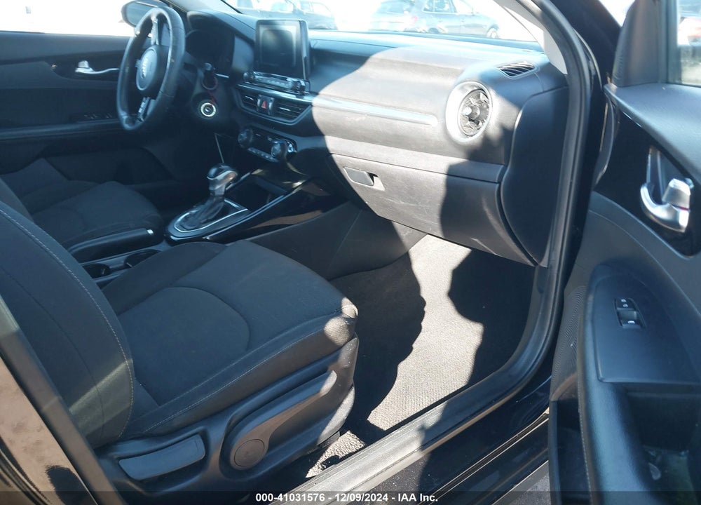 2019 KIA FORTE S VIN: 3KPF34ADXKE018915