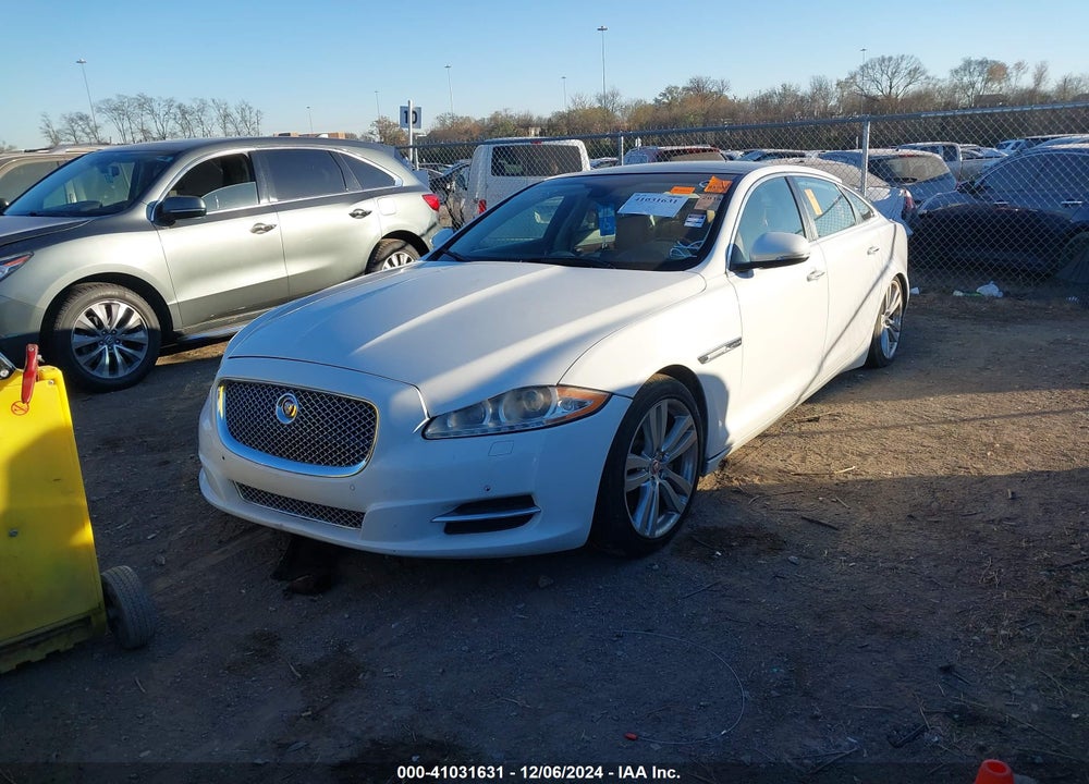 2015 JAGUAR XJ VIN: SAJWA2GZ7F8V81158