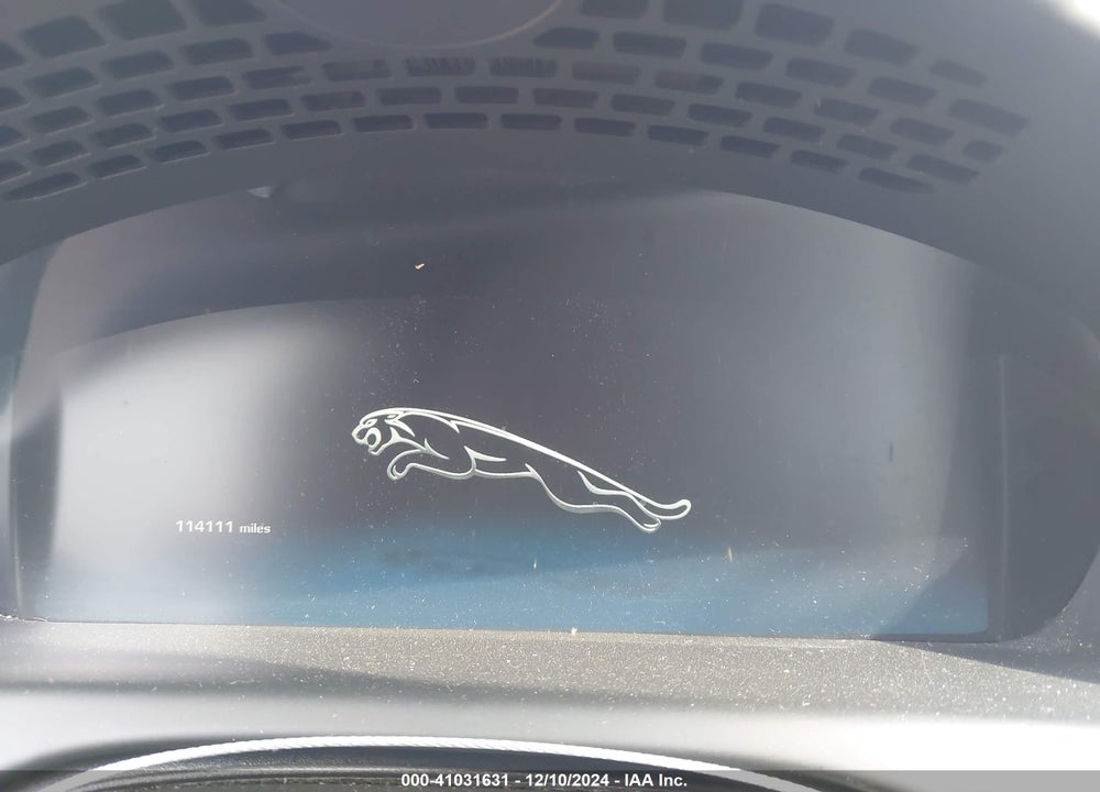 2015 JAGUAR XJ VIN: SAJWA2GZ7F8V81158