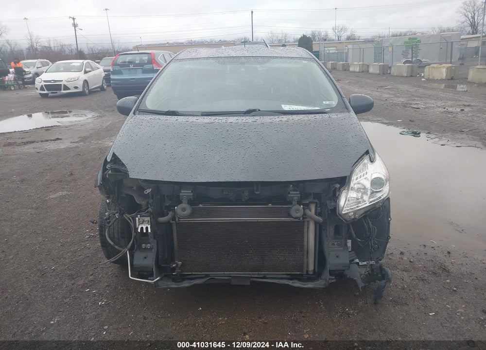 2013 TOYOTA PRIUS TWO VIN: JTDKN3DU8D5653189