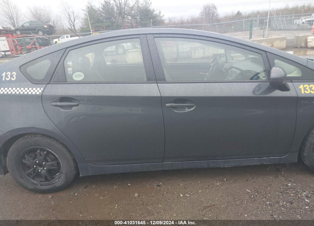 2013 TOYOTA PRIUS TWO VIN: JTDKN3DU8D5653189