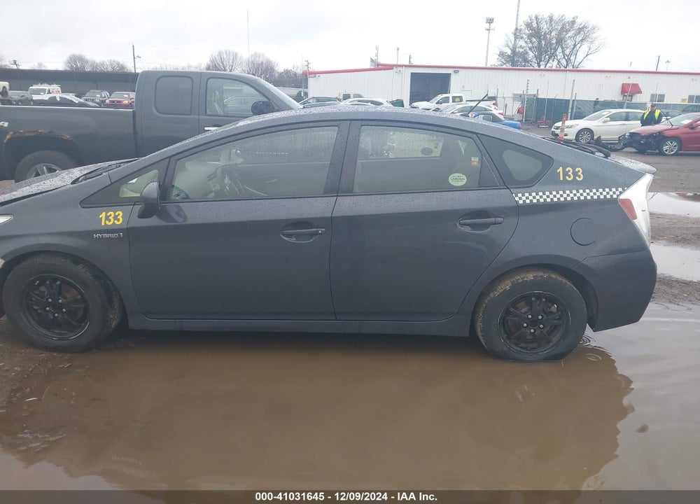 2013 TOYOTA PRIUS TWO VIN: JTDKN3DU8D5653189