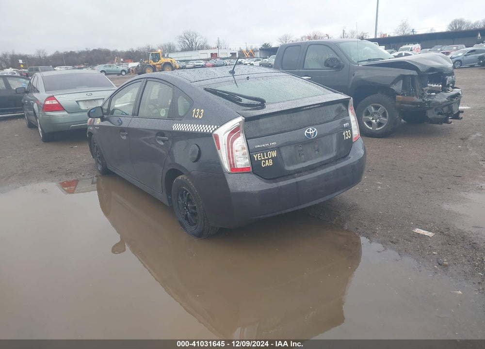 2013 TOYOTA PRIUS TWO VIN: JTDKN3DU8D5653189