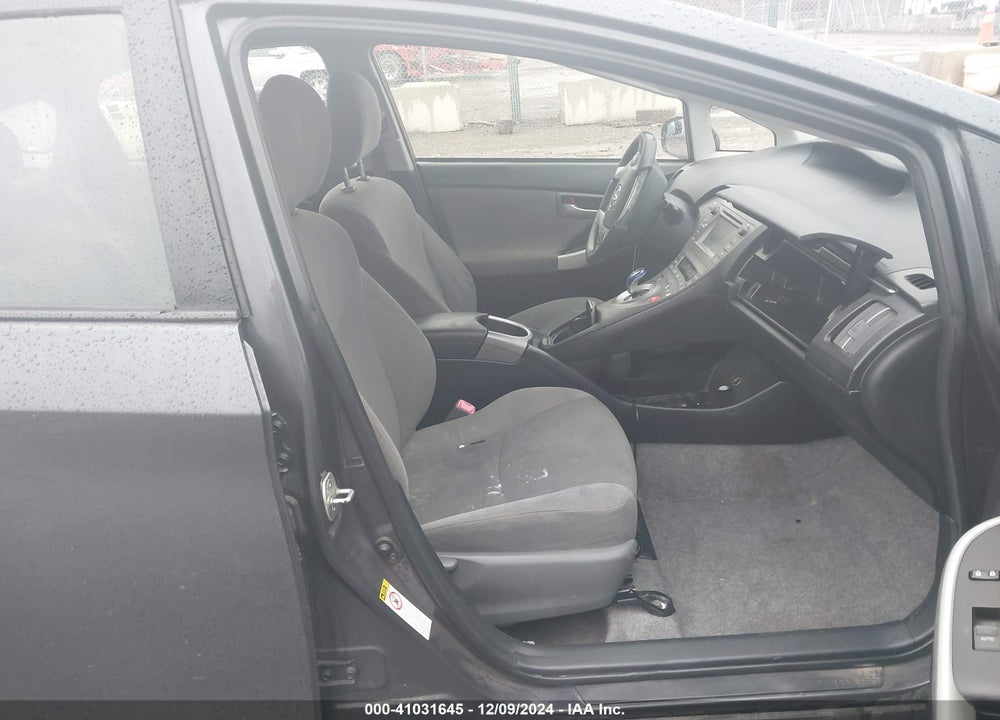 2013 TOYOTA PRIUS TWO VIN: JTDKN3DU8D5653189